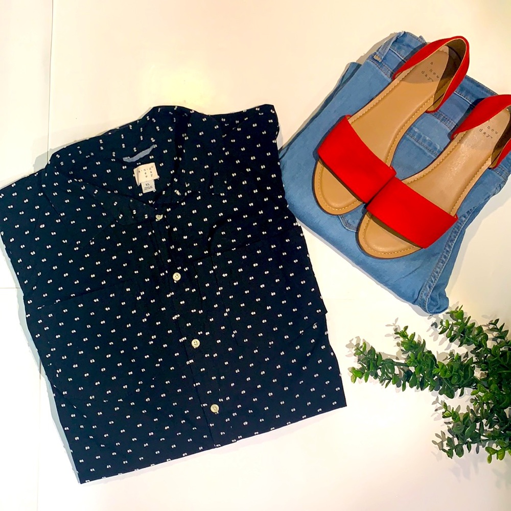 NWOT A New Day Button Up Polka Dot Textured Top